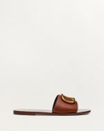 VLOGO SIGNATURE SLIDE SANDAL IN GRAINY COWHIDE WITH ACCESSORY - Image 6